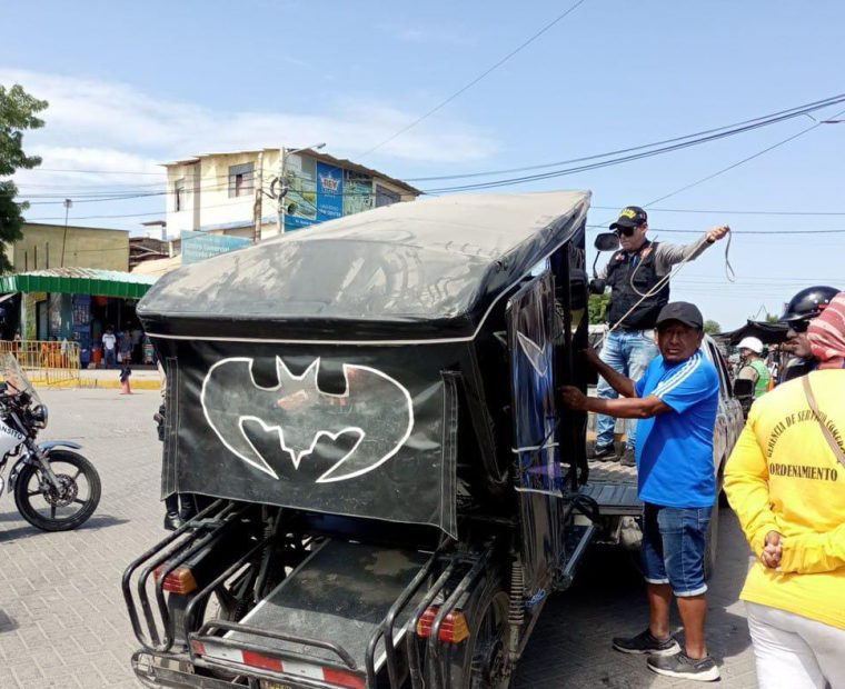 Piura: En mercado central intervienen 25 mototaxis que formaban paraderos informales