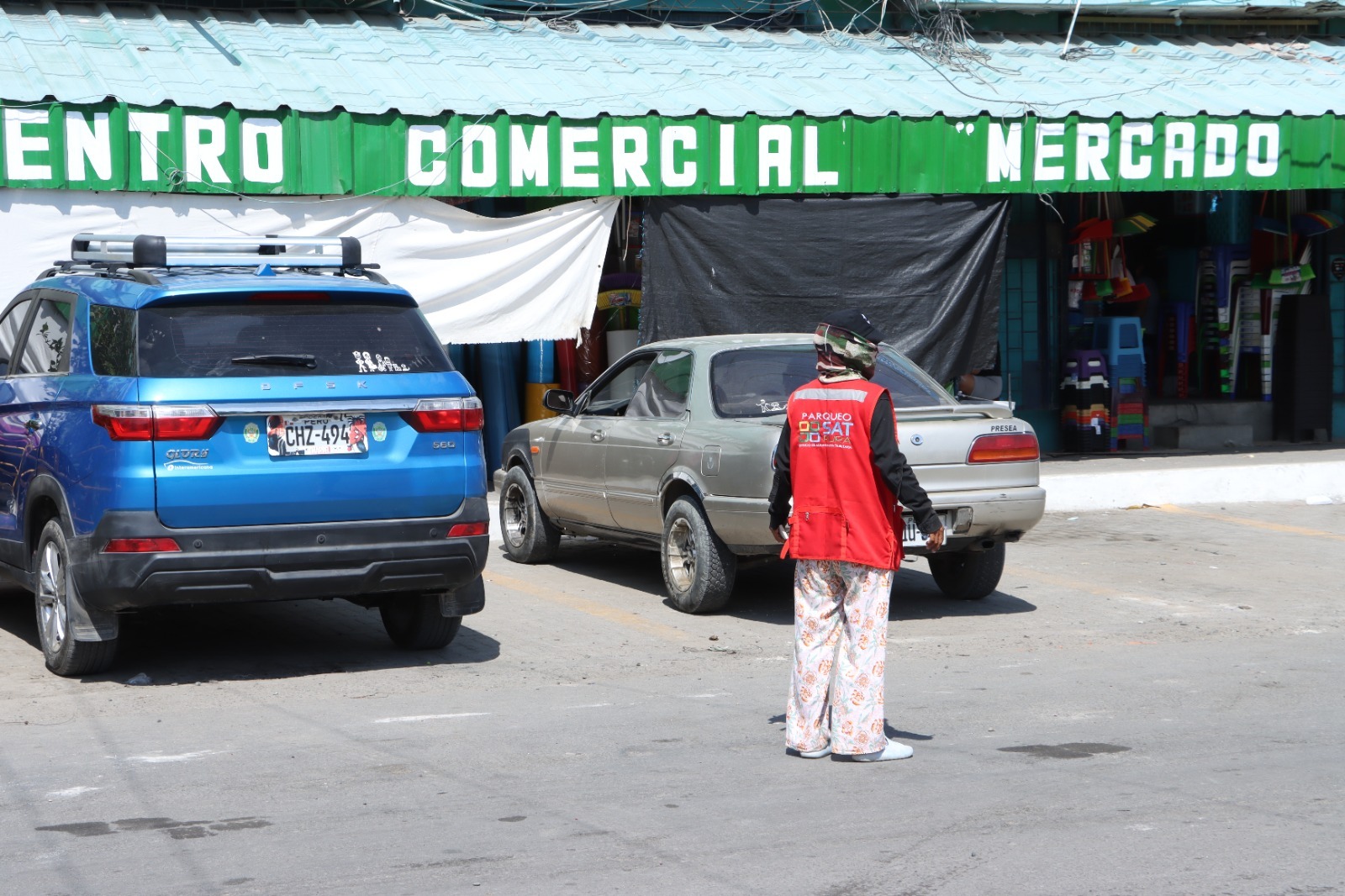 Piura: Estacionamiento en mercado va desde los S/ 0.50 hasta S/. 1.00