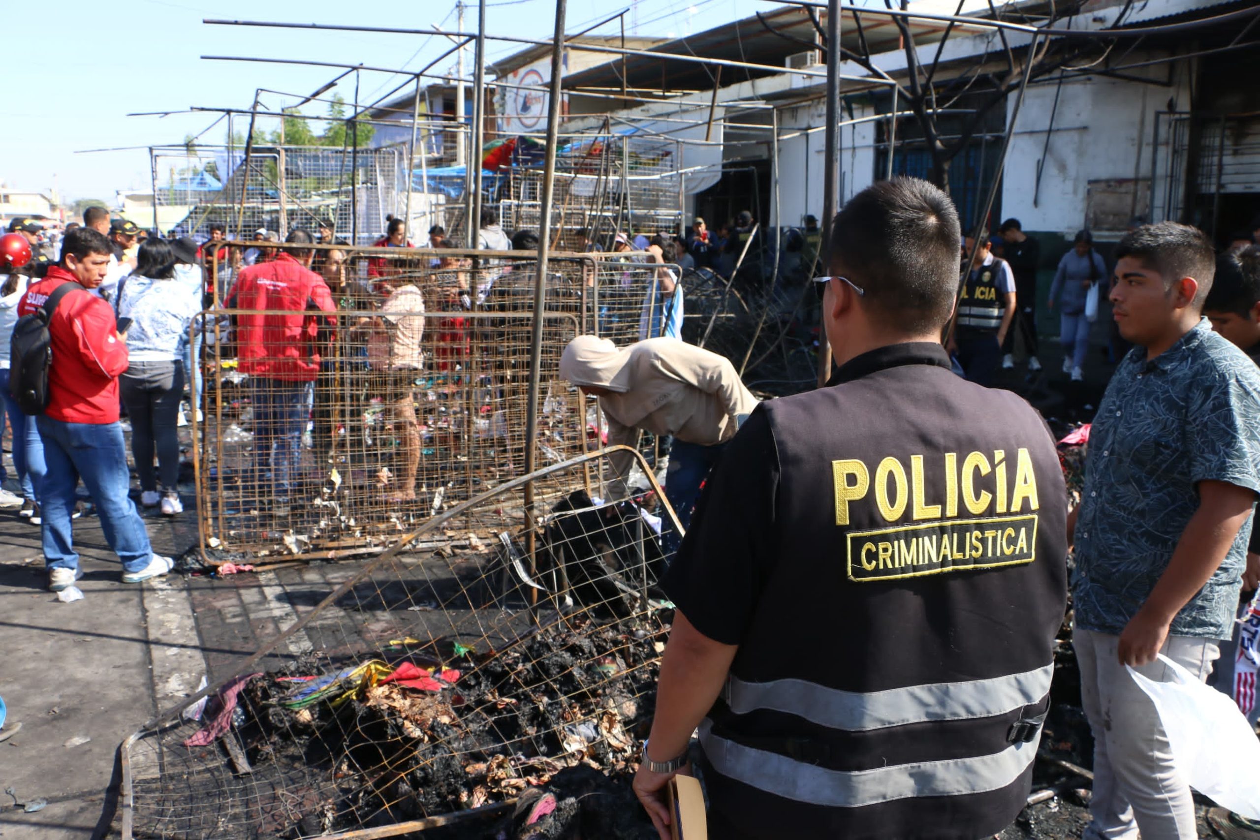 Piura: investigan causas de incendio en el mercado central y descartan cortocircuito