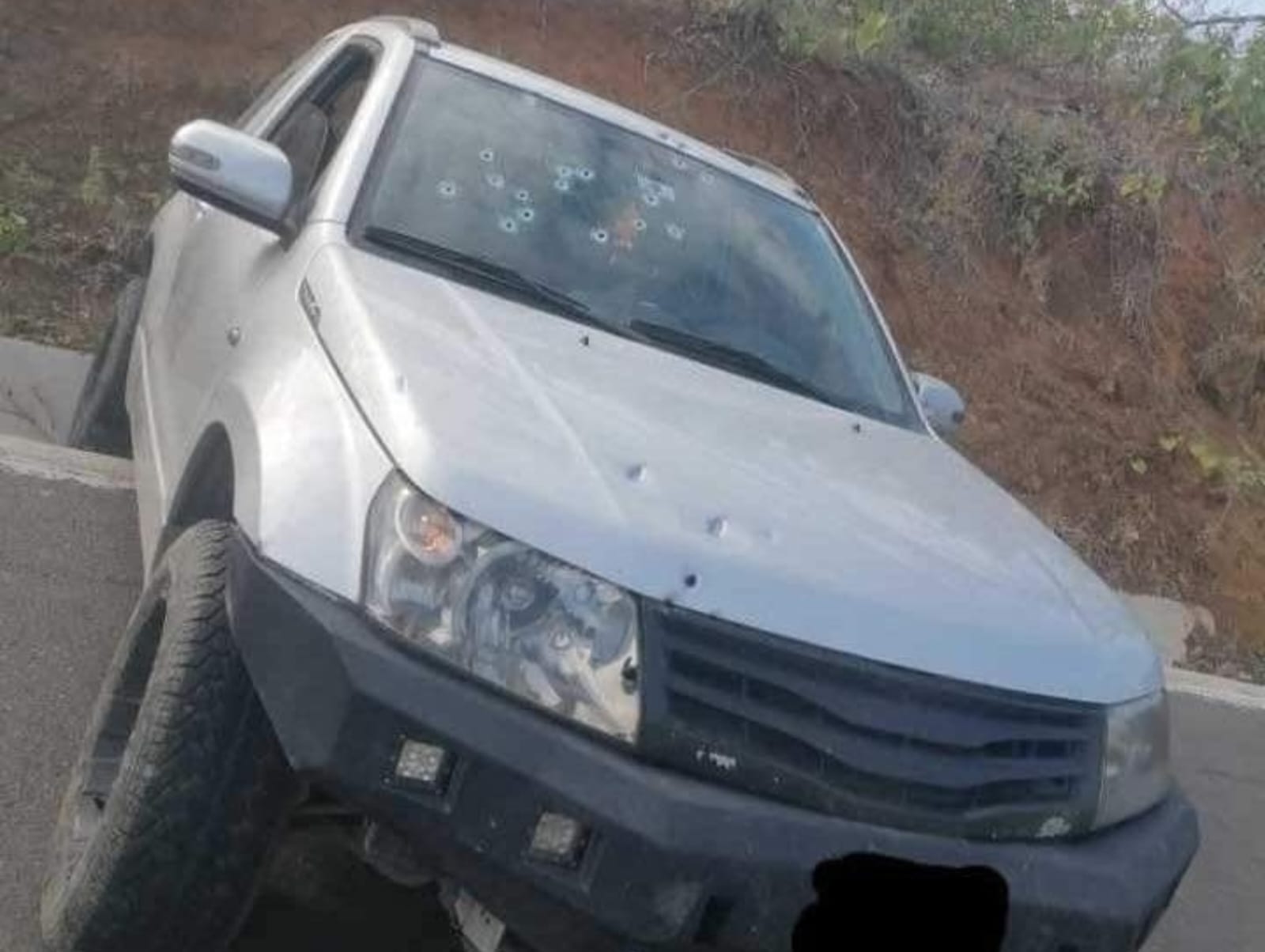 Piura: Ocupantes de camioneta repelen a delincuentes que trataron de asaltarlos en la carretera