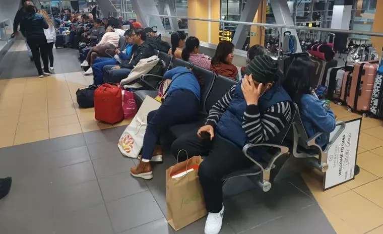 8 500 afectados y 128 vuelos cancelados por fallo de luces en pista de aterrizaje del Aeropuerto Jorge Chávez