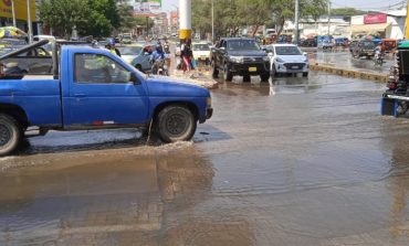 Más de 6 mil piuranos afectados por colapso de desagües en avenidas principales de la ciudad