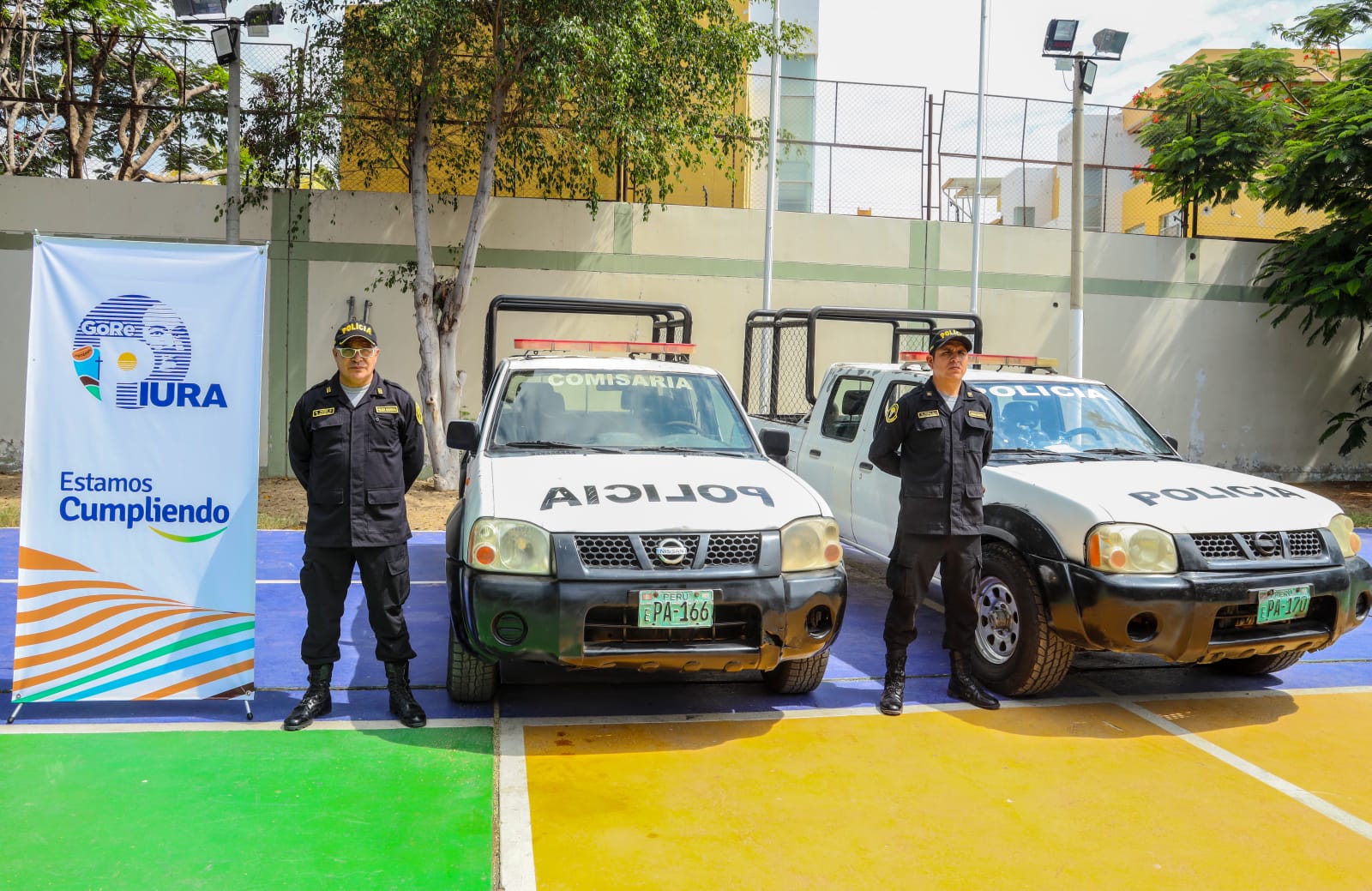 Gobernador de Piura entrega camionetas reparadas para fortalecer la seguridad ciudadana