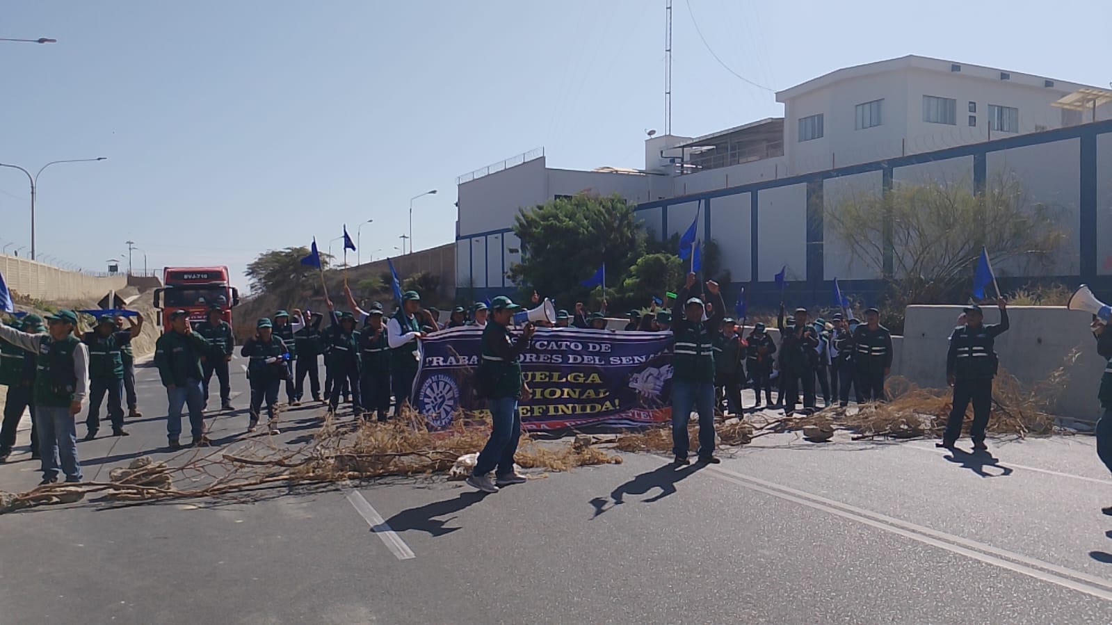 Piura: Trabajadores de SENASA toman el ingreso al puerto de Paita