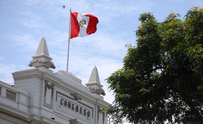 Congreso: proponen que gobiernos regionales y locales reciban 70% del presupuesto público