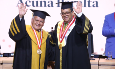 Universidad Señor de Sipán condecora a César Acuña