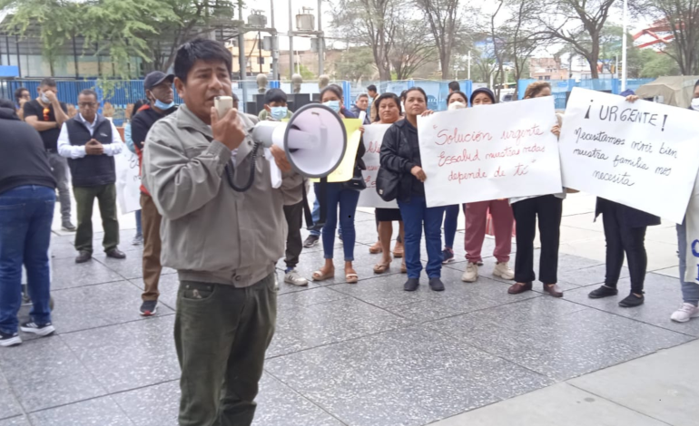 Piura: pacientes de hemodiálisis realizan una nueva protesta