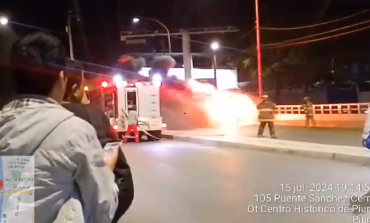 Piura: auto se incendia en puente Sánchez Cerro