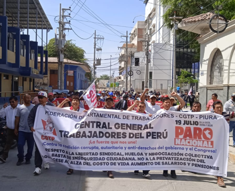 Piura: trabajadores marchan exigiendo aumento salarial y renuncia de Dina Boluarte