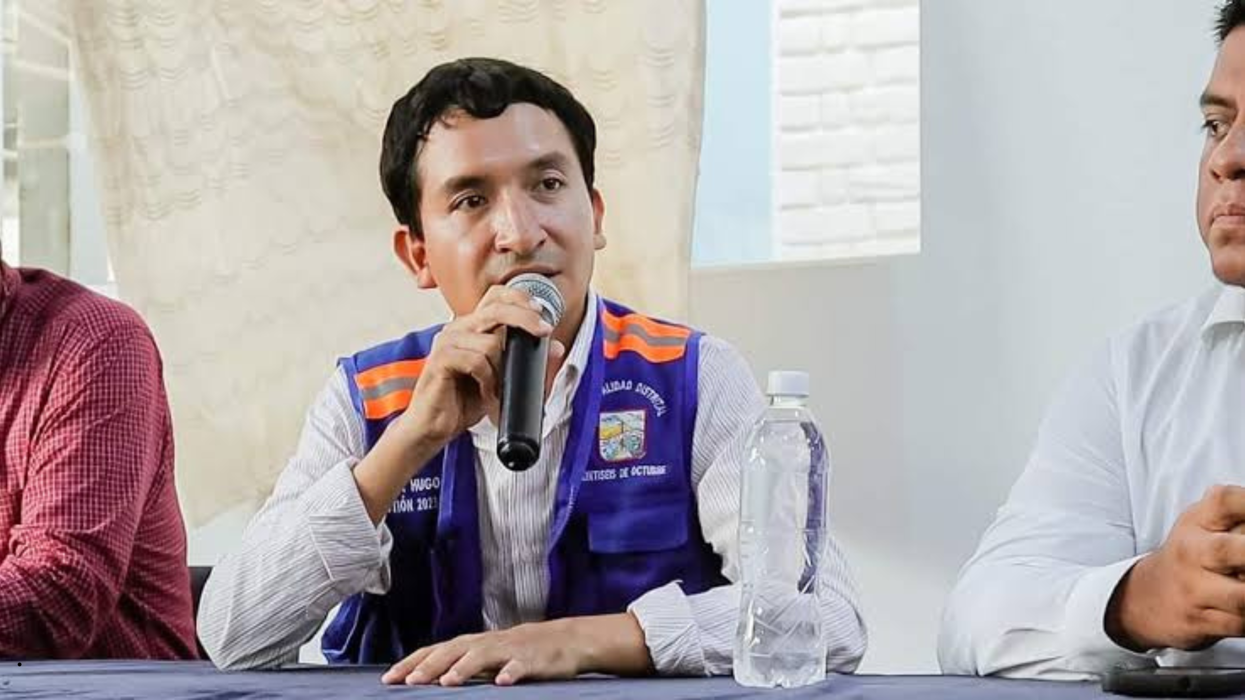 Piura: Entregan kit para iniciar recolección de firmas y revocar a Víctor Febre