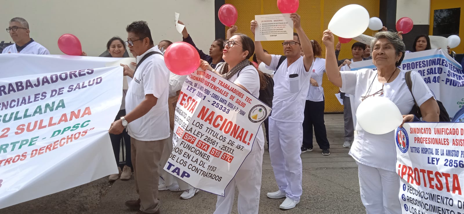 Piura: Continúan los reclamos de los trabajadores asistenciales de Salud