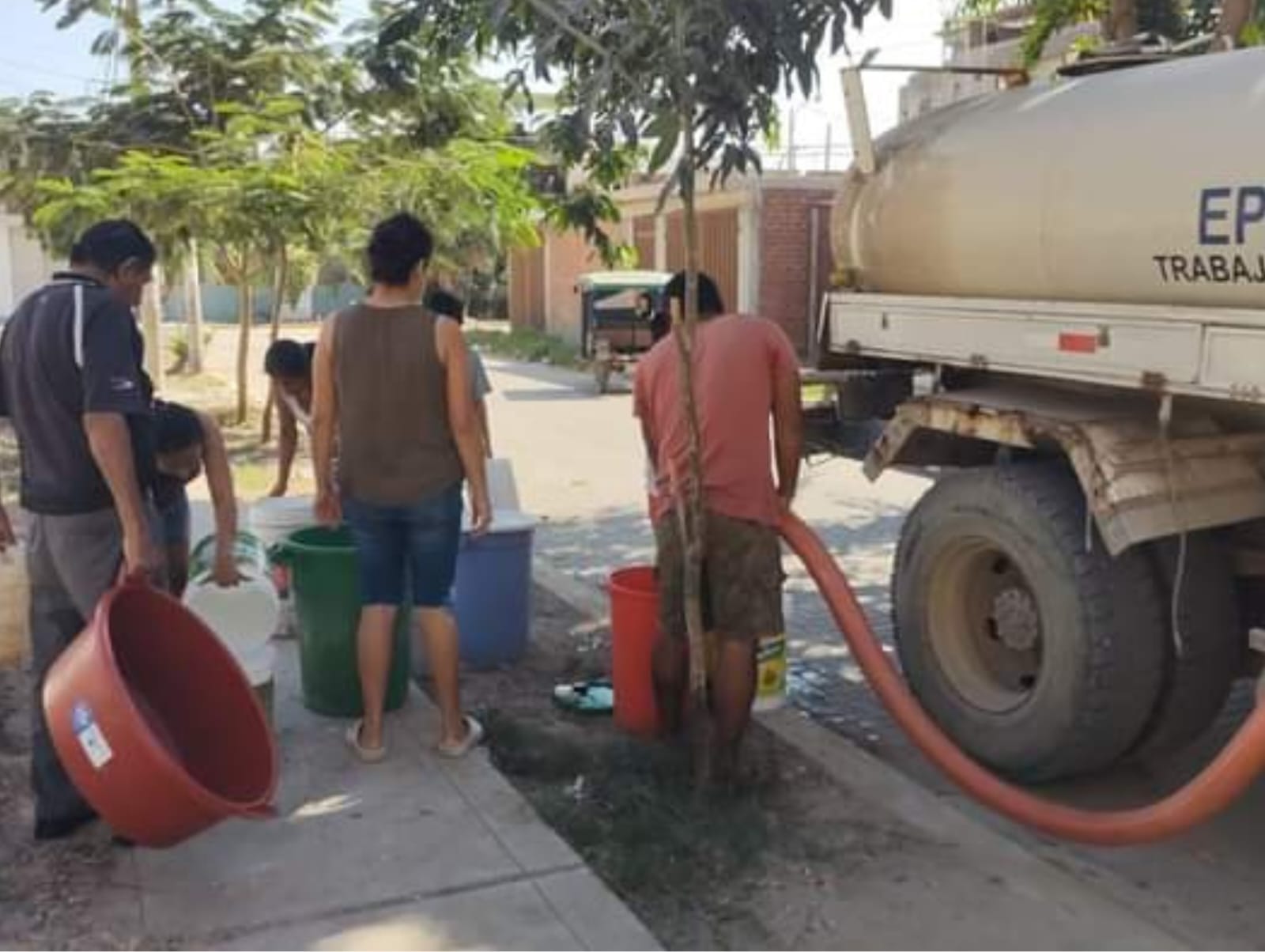 Piura: De seis piuranos solo uno recibe agua de manera constante