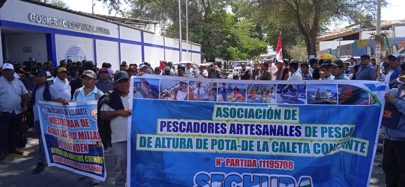Piura: Los pescadores marchan para exigir al gobierno ponga freno a barcos chinos