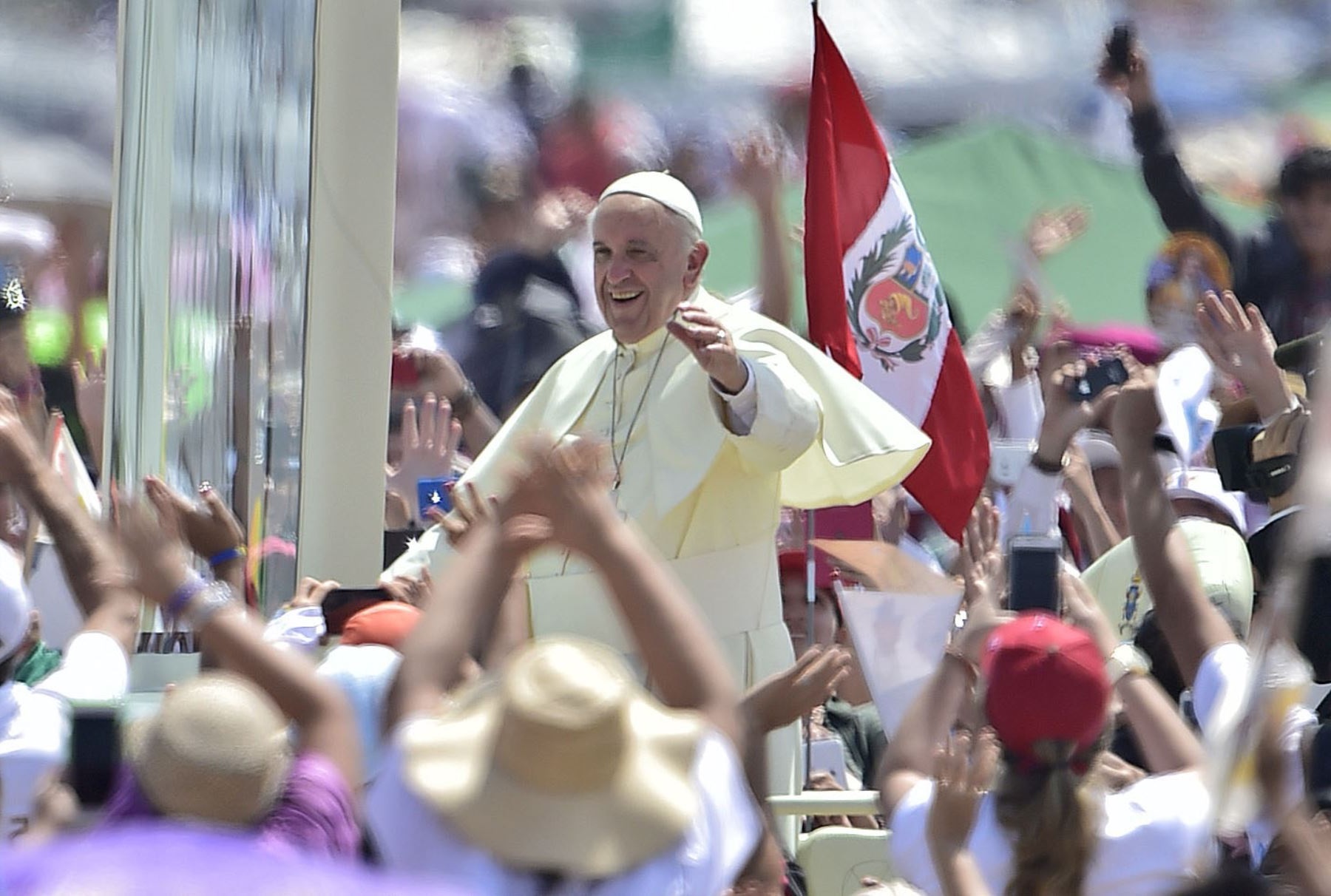 Papa Francisco felicita al Perú y hace votos por el diálogo y reconciliación