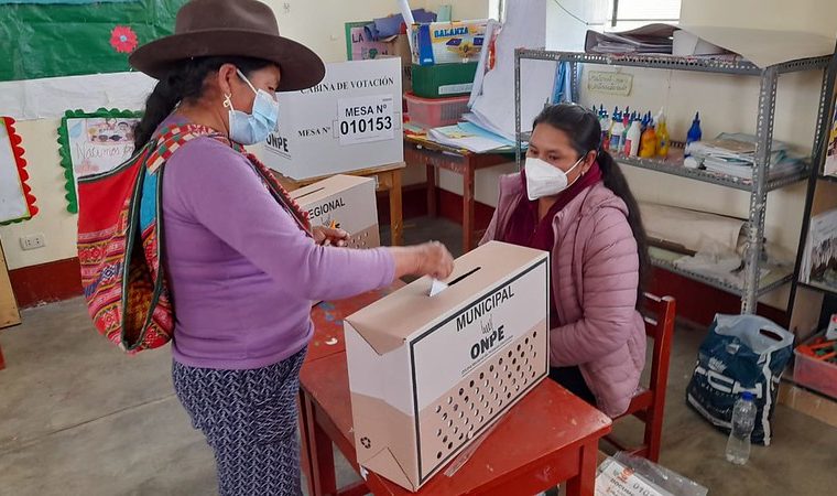 Líderes de movimientos regionales piden al Congreso no eliminar sus organizaciones políticas