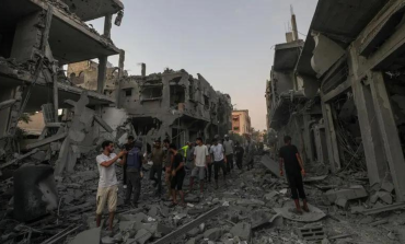 Tragedia en Gaza: más de 100 muertos tras bombardeo israelí a escuela refugio