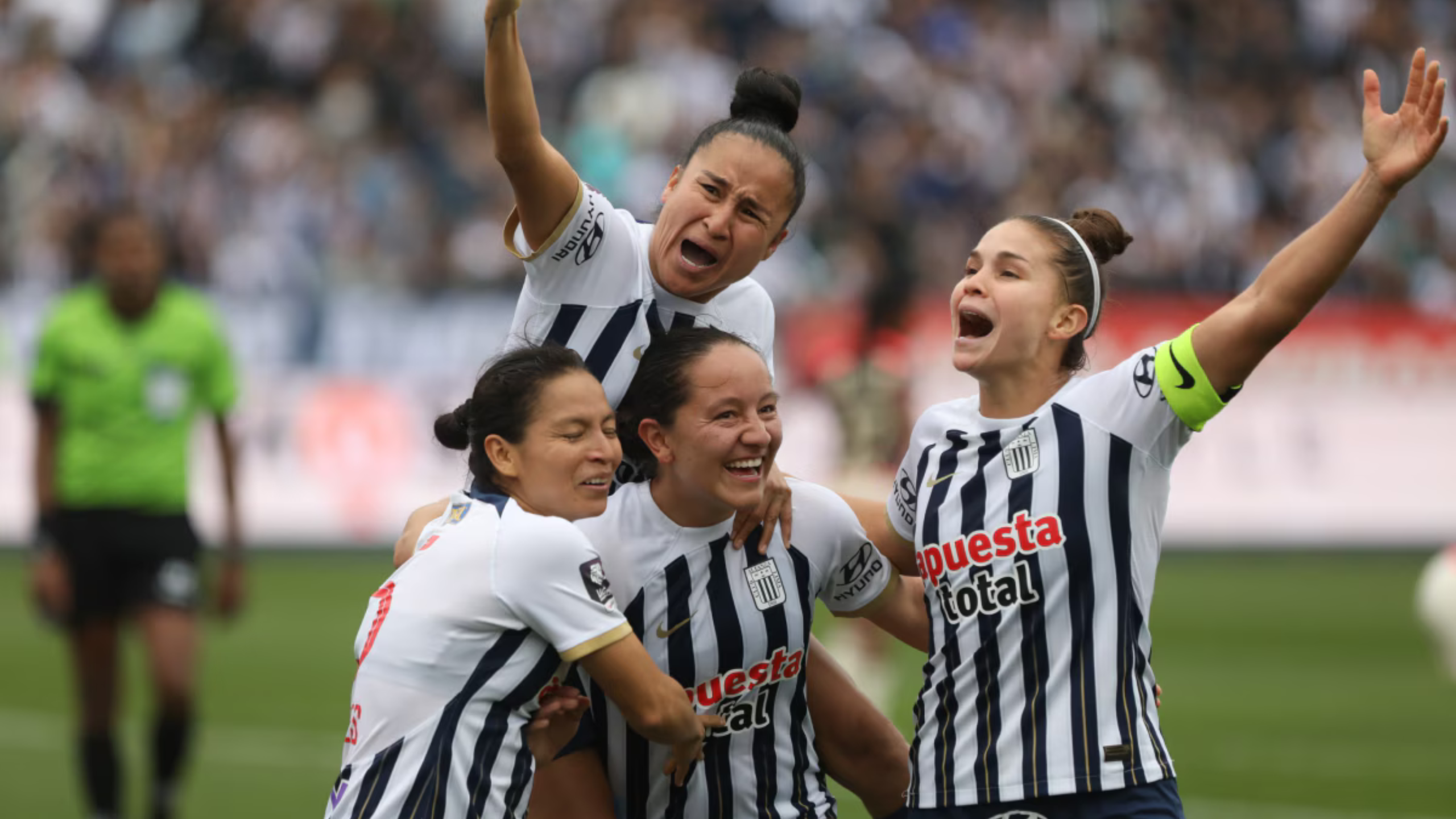 Alianza Lima venció 3-1 a Universitario y es campeón de la Liga Femenina