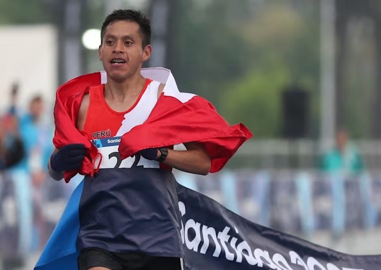 Cristhian Pacheco no pudo terminar la maratón de París 2024