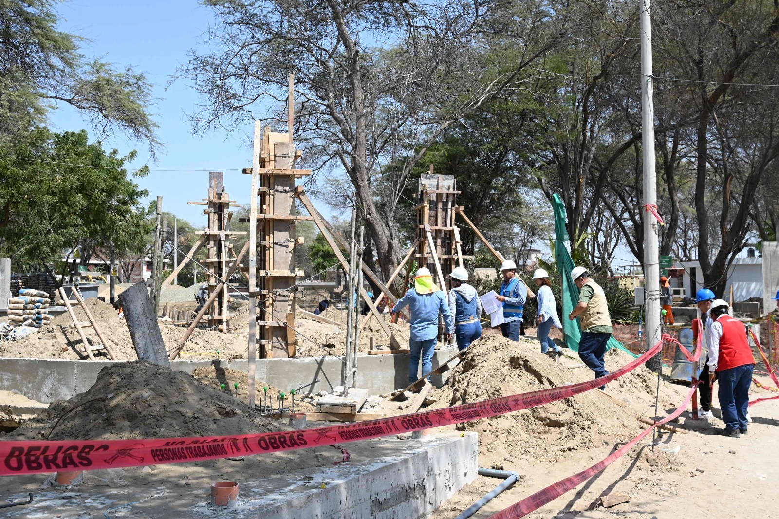 Piura: Con la tala de un árbol avance de Parque Néstor Martos es de 69%