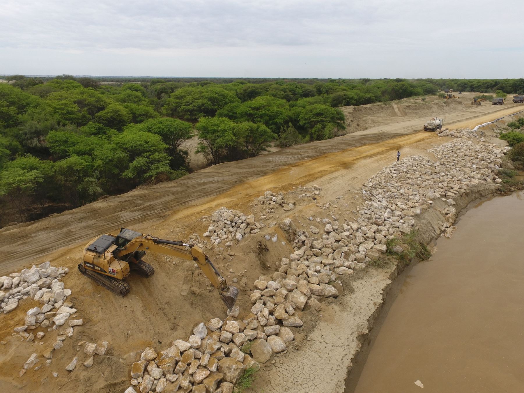 Piura: Construirán defensas ribereñas y carretera Cura Mori-El Tallán