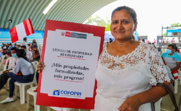 Piura: Mil 226 familias se benefician con títulos de propiedad en la región