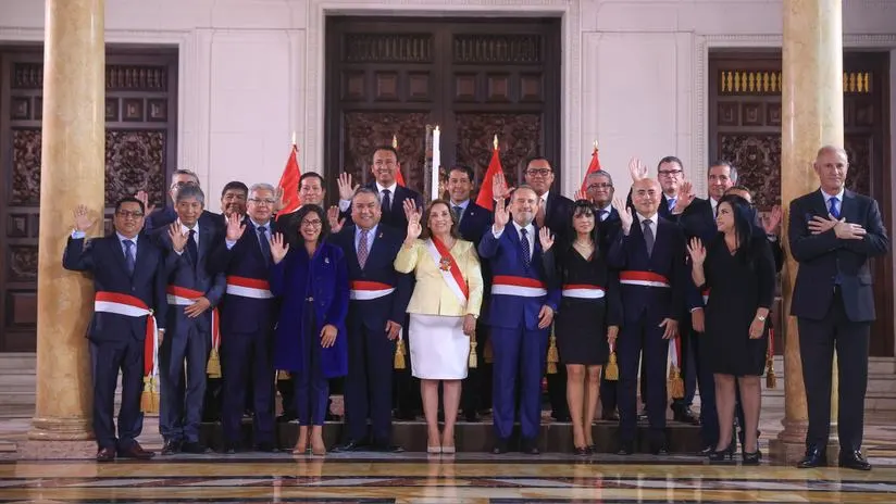 Dina Boluarte toma juramento a cuatro nuevos ministros