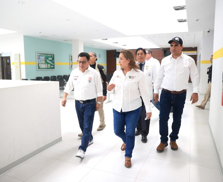 Piura: Dina Boluarte inauguró un colegio y centro médico en la región