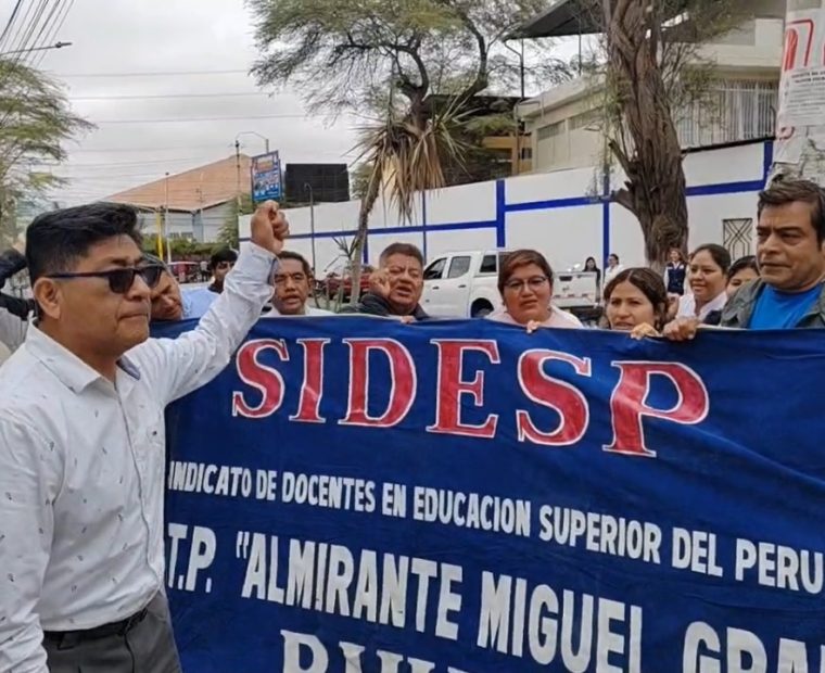 Piura: Desalojan a estudiantes del Instituto Tecnológico y exigen al GORE plan de contingencia