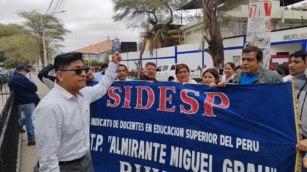 Piura: Desalojan a estudiantes del Instituto Tecnológico y exigen al GORE plan de contingencia