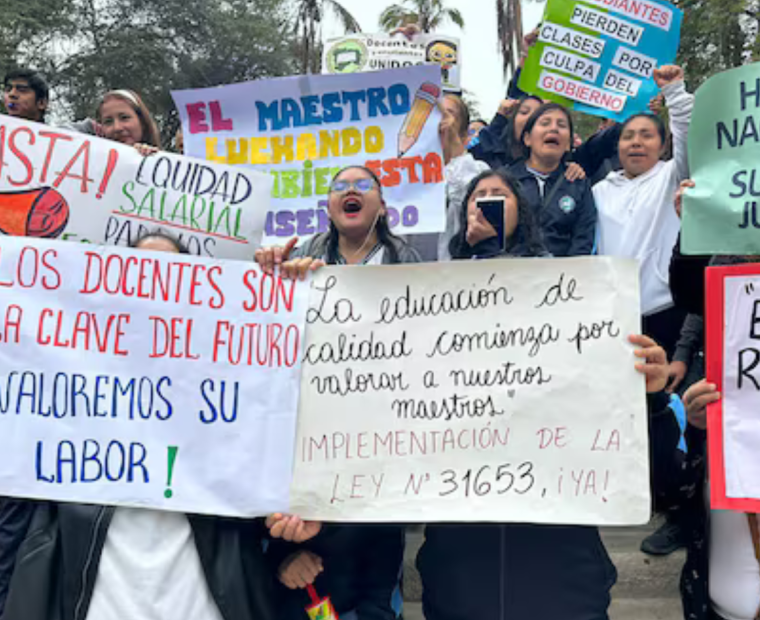 Más de mil estudiantes en riesgo de perder ciclo académico por huelga de docentes en Piura