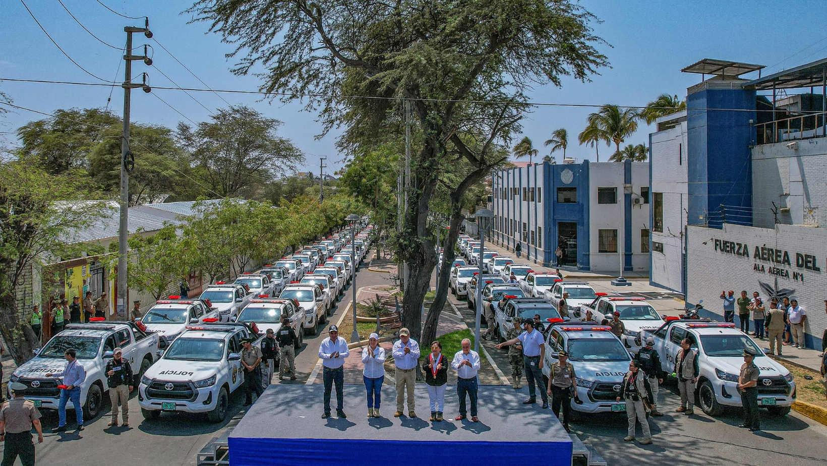 GORE Piura entrega 120 camionetas a PNP: presidenta asiste a ceremonia