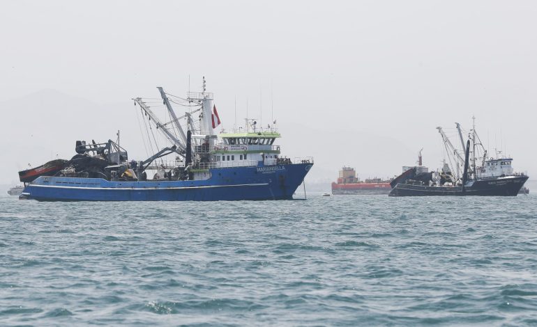 Piura: Pescadores denuncian que pesca ilegal los deja sin recursos