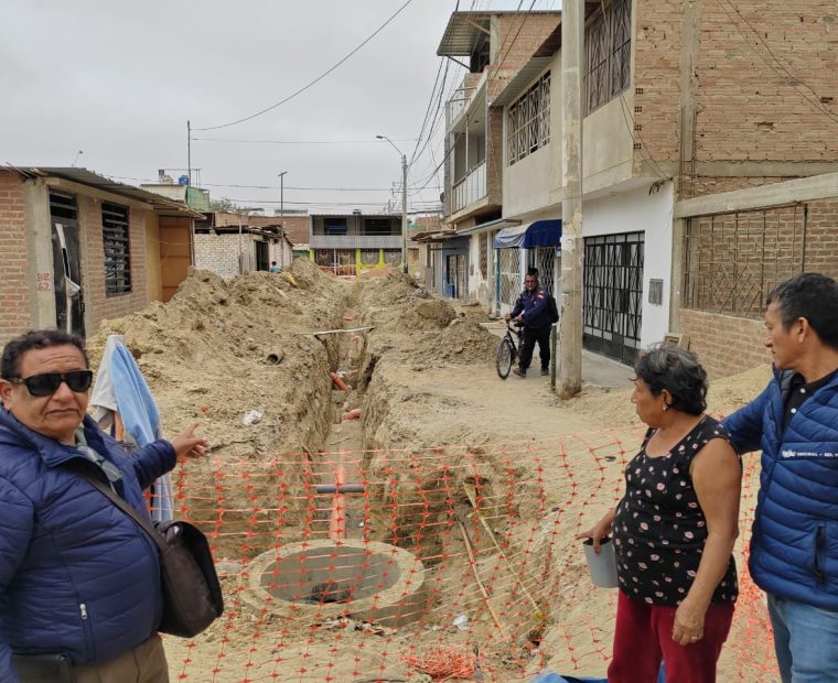 Piura: Vecinos de Micaela Bastidas protestan por paralización de obra de agua y alcantarillado