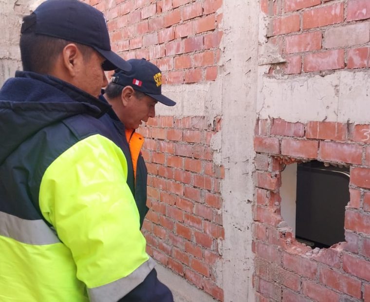 Piura: Delincuentes hacen forado en pared de tiendas Mass en Los Algarrobos