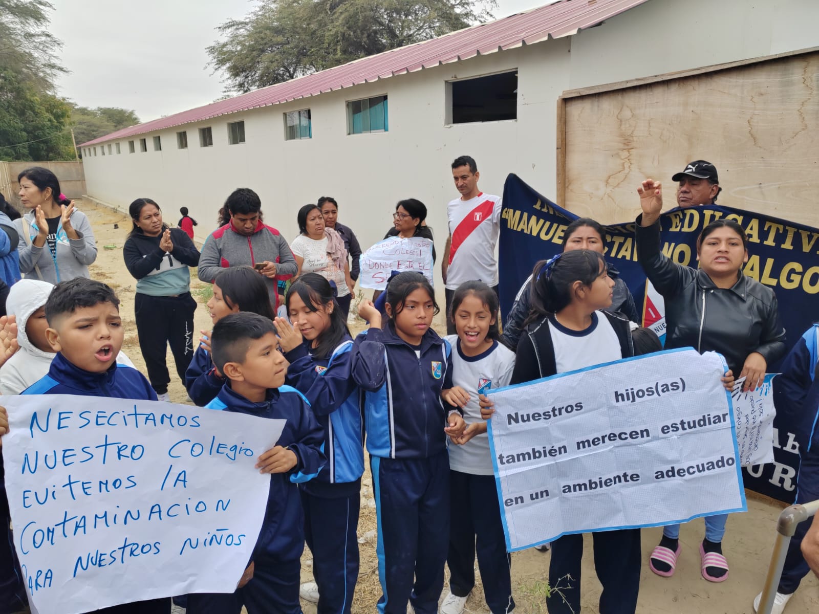 Piura: Padres de familia de la ex 33 exigen la reconstrucción de su colegio