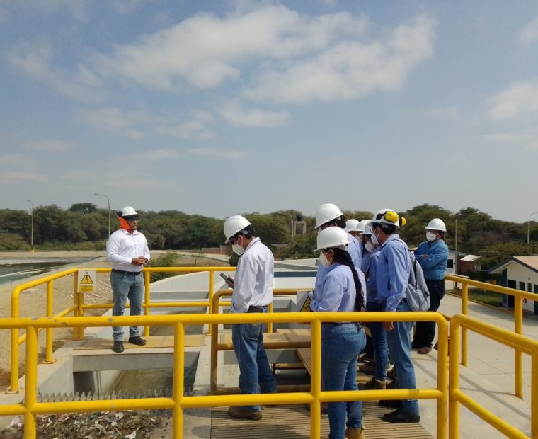 Alumnos de la Universidad Nacional de Piura realizan visita a PTAR San Martín