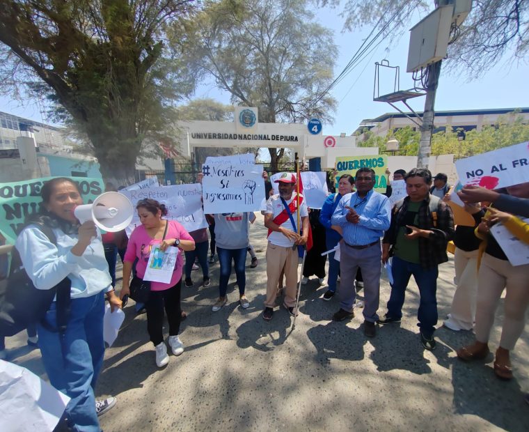 Piura: Postulantes excluidos de la lista de ingresantes protestan en la UNP