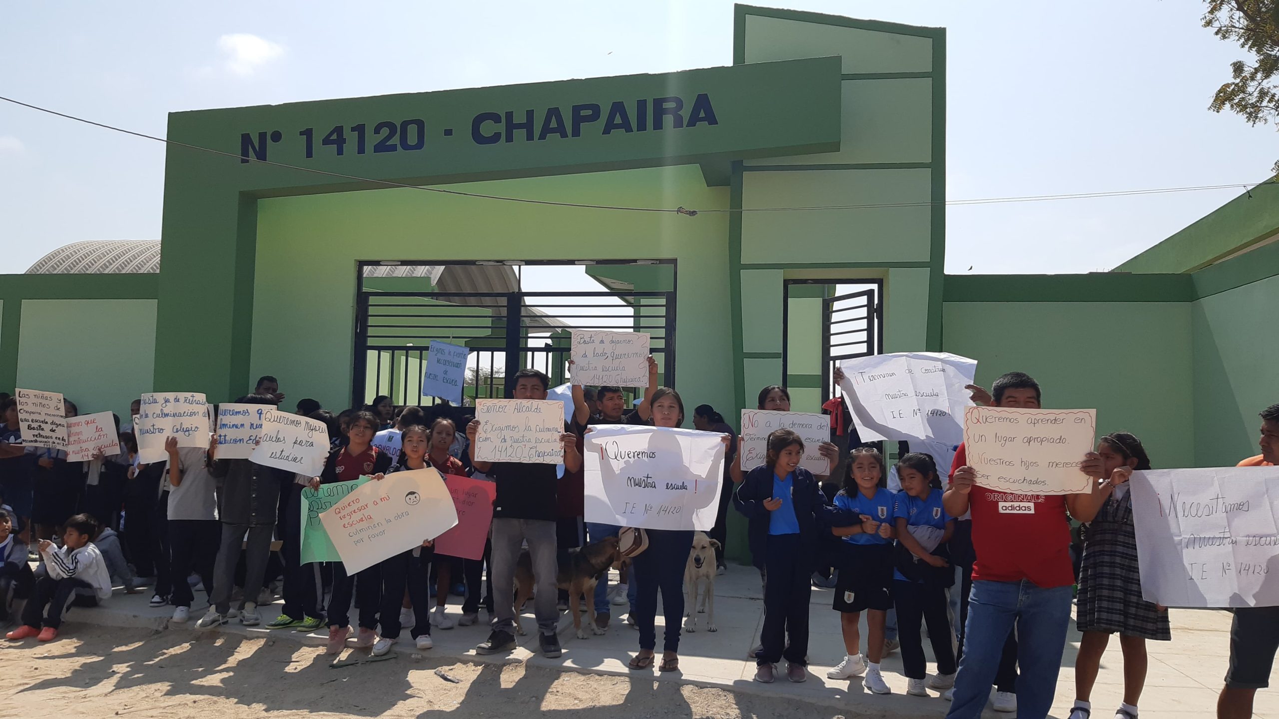 Piura: alumnos de Chapairá exigen al alcalde que termine la construcción de su colegio