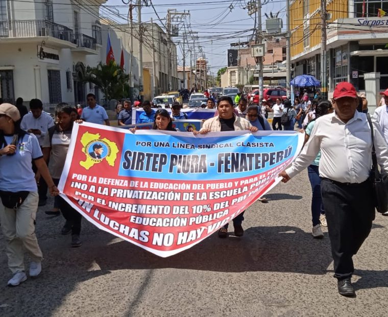 Piura: Maestros marchan en rechazo al poco apoyo del Gobierno hacia la educación