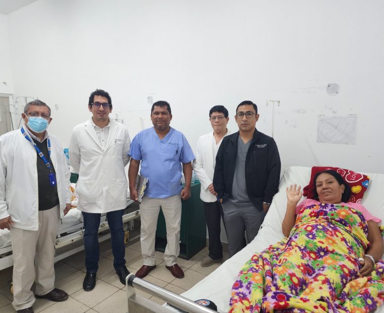 Piura: con riesgosa intervención quirúrgica, especialistas del Hospital Santa Rosa salvan la vida de paciente