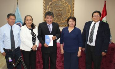 Piura: Catedrático de la UNP elabora guía para elaboración de tesis universitarias