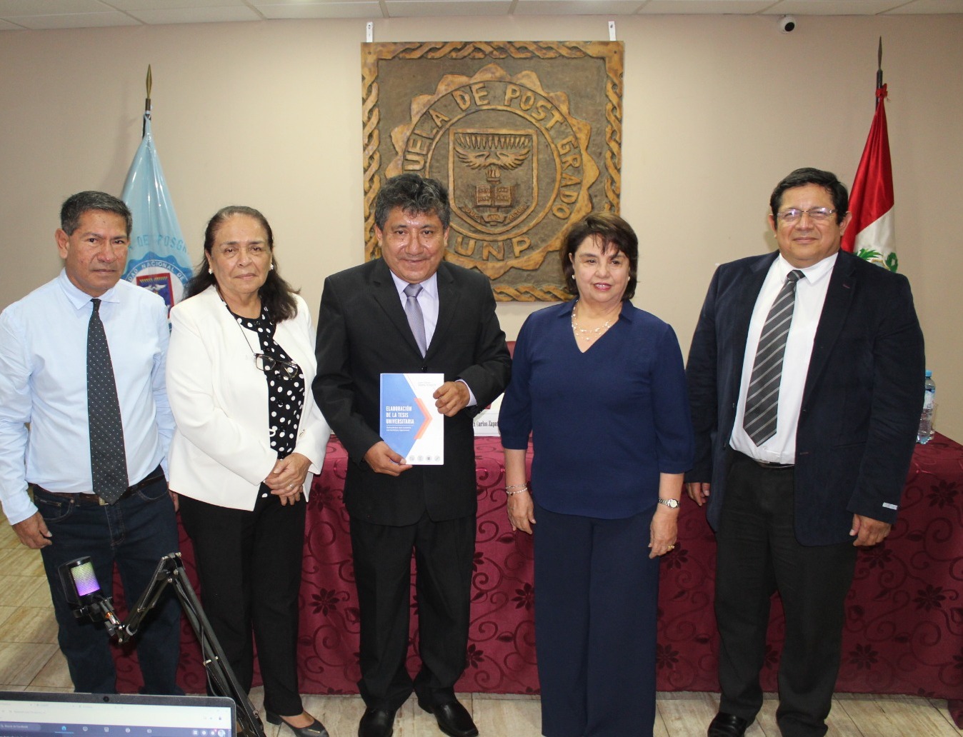 Piura: Catedrático de la UNP elabora guía para elaboración de tesis universitarias