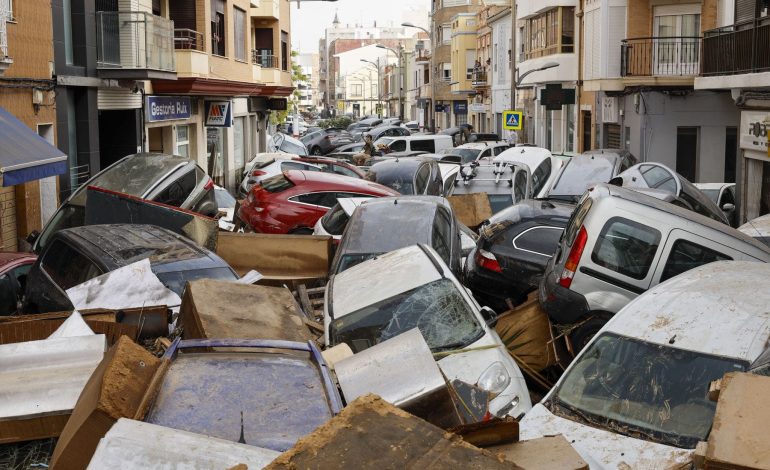 La «gota fría del siglo» deja 95 muertos y daños incalculables en España