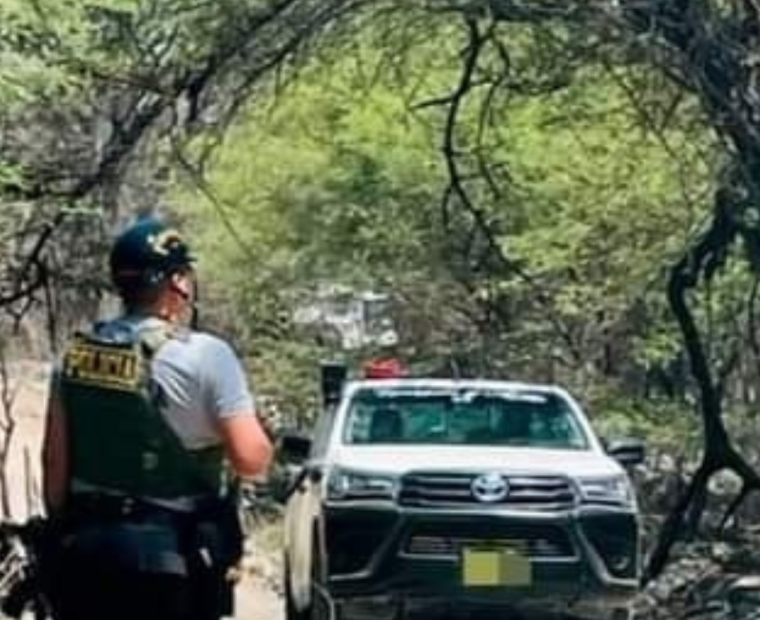 Piura: Utilizando un fusil de guerra acribillan a madre e hijo de 15 años de edad