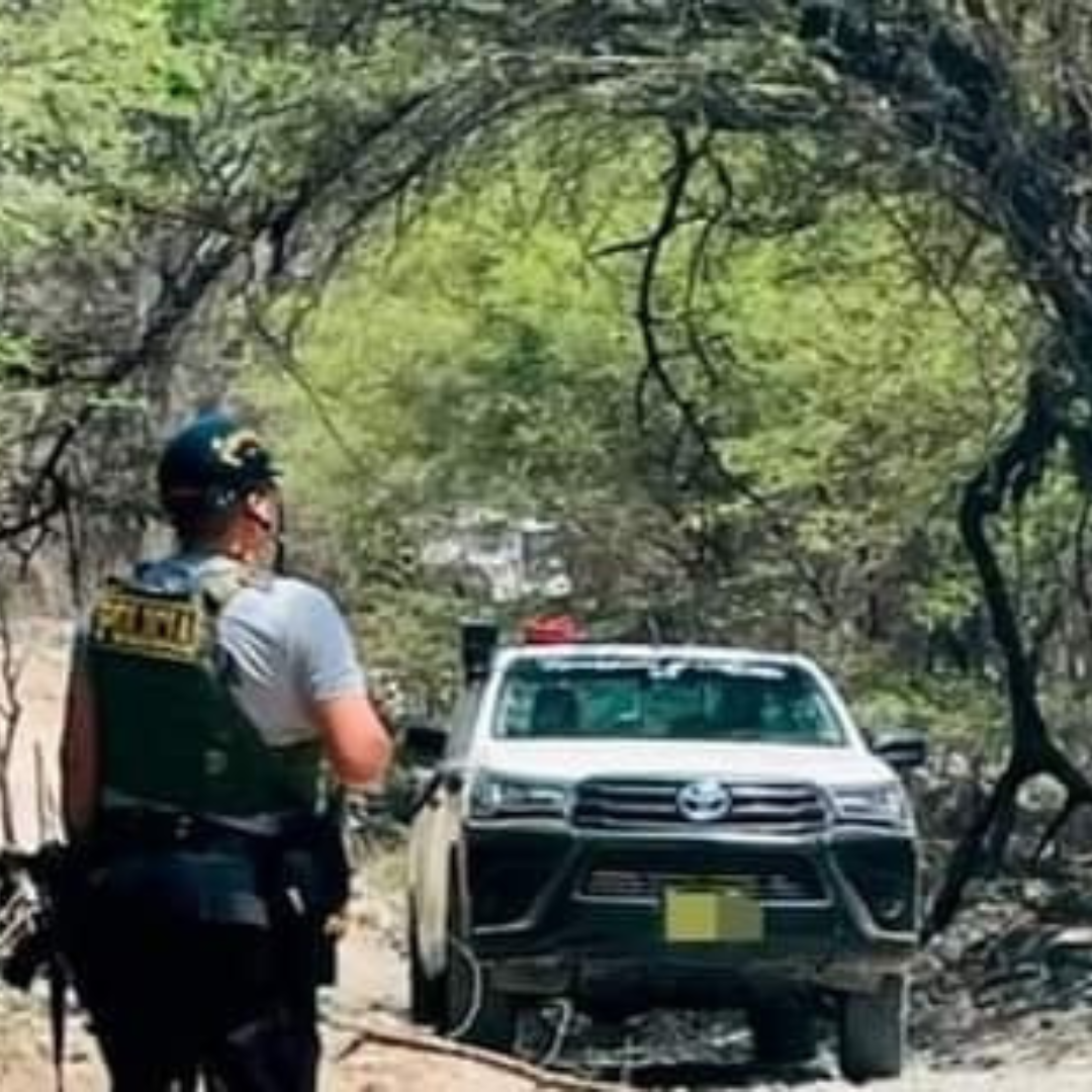 Piura: Utilizando un fusil de guerra acribillan a madre e hijo de 15 años de edad