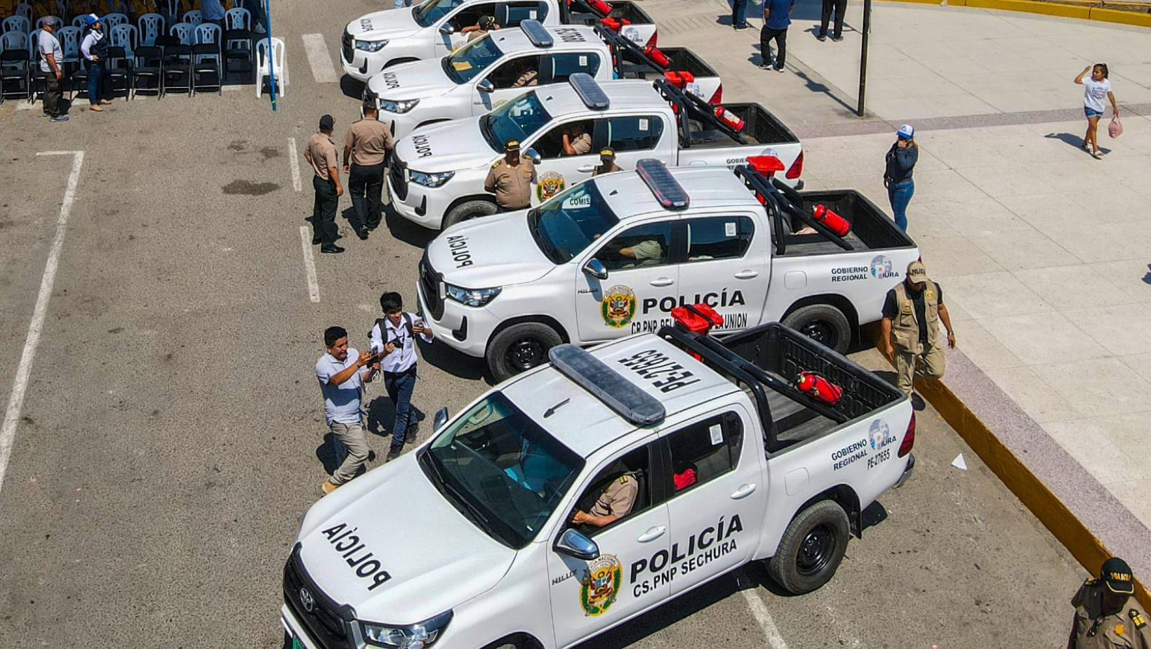 Entregan siete camionetas para reforzar la seguridad en Sechura