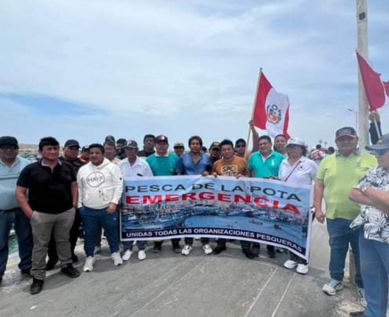 Pescadores artesanales de Paita dan plazo al gobierno para que actúe contra la depredación del mar