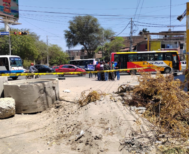 Vecinos exigen a la EPS Grau la reparación y reapertura de la avenida Sullana