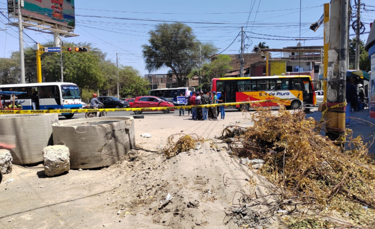 Vecinos exigen a la EPS Grau la reparación y reapertura de la avenida Sullana