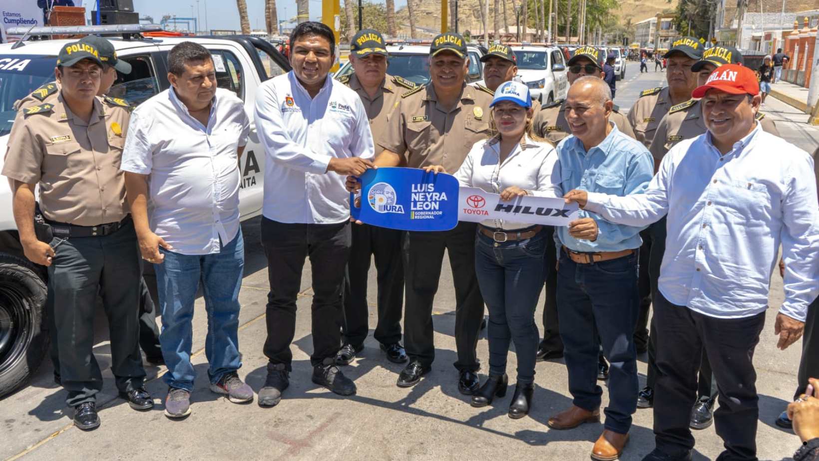 Entregan diez camionetas a la Policía para reforzar la seguridad en Paita